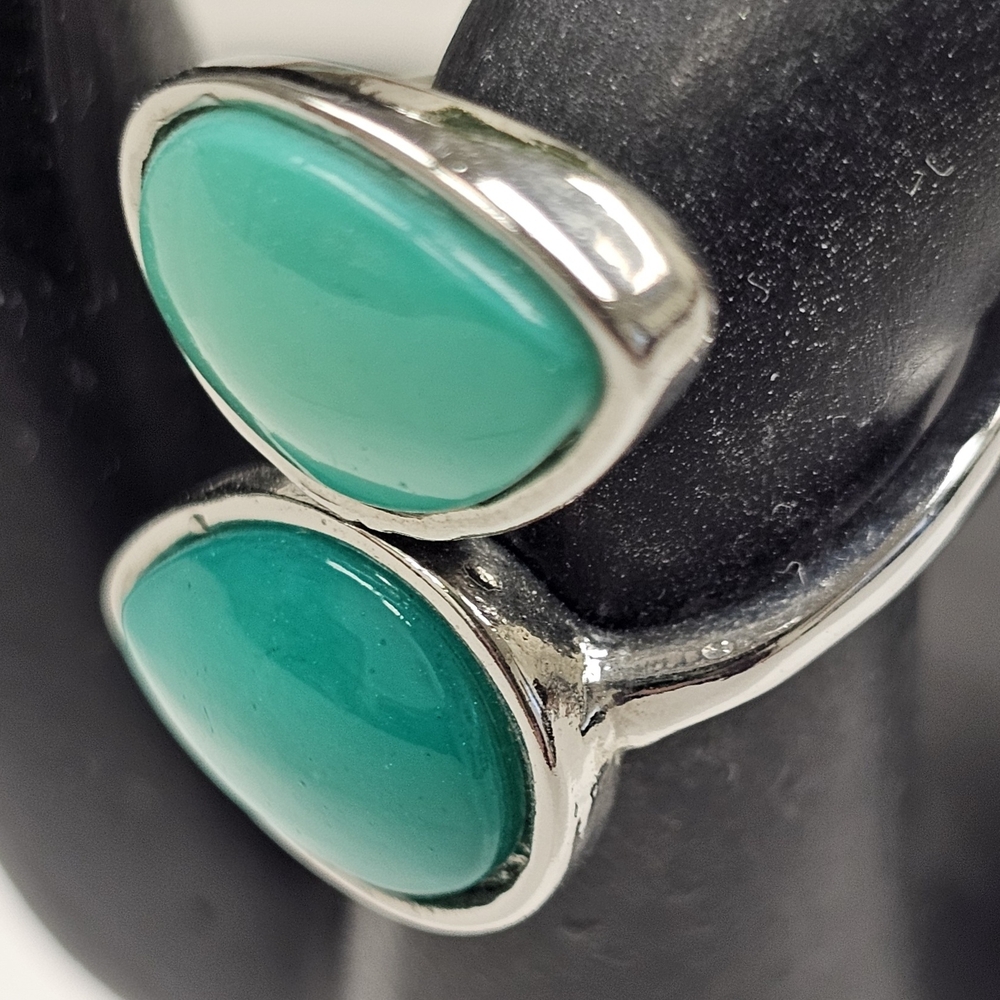 Elegant Silver Turquoise Ring - Picture 4 of 6